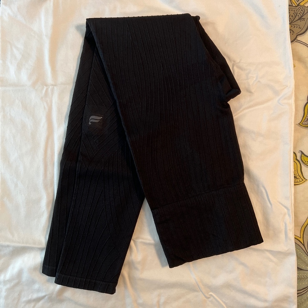 Fabletics black ribbed leggings - NWOT